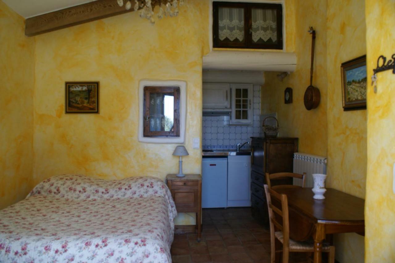 Chambre D'Hotes La Chenaie Venasque Luaran gambar